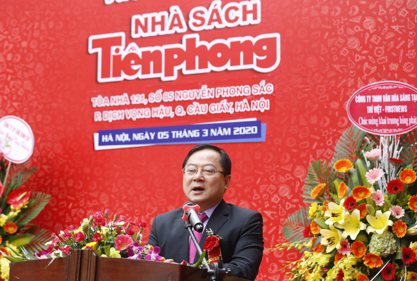 Tưng bừng khai trương Nhà sách Tiền Phong Nguyễn Phong Sắc ảnh 2