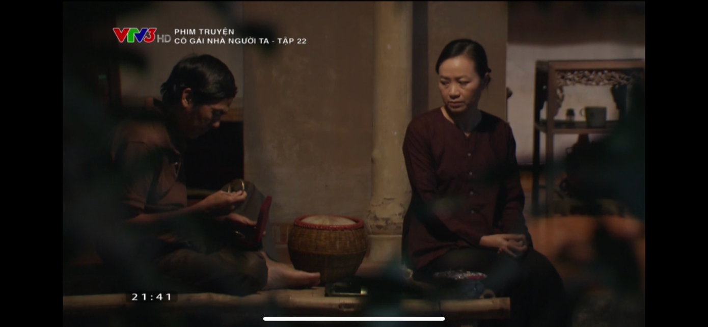 Bố mẹ Khoa bàn bạc bán tài sản để cứu Khoa Cô gái nhà người ta tập 22: Uyên (Phương Oanh) khuyên em cùng làm lại cuộc đời ảnh 1
