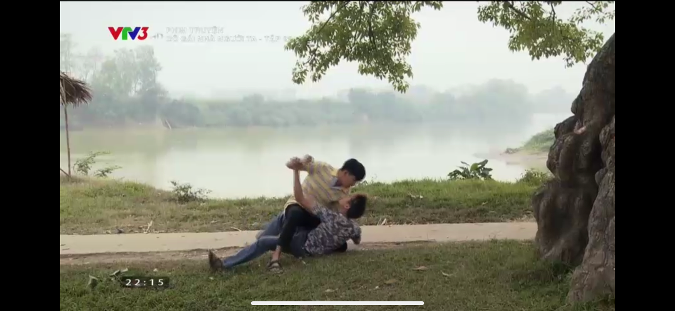 Cân bị Khoa đánh vì dám lừa mình, hại cả l Cô gái nhà người ta tập 22: Uyên (Phương Oanh) khuyên em cùng làm lại cuộc đời ảnh 7