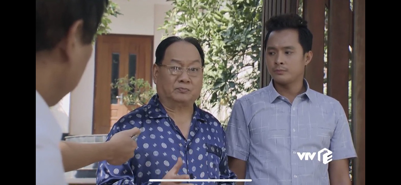 Dân kéo tới nhà ông Tài kiện đòi bồi thường Cô gái nhà người ta tập 19: Uyên (Phương Oanh) bỏ làng lên phố làm lại? ảnh 7