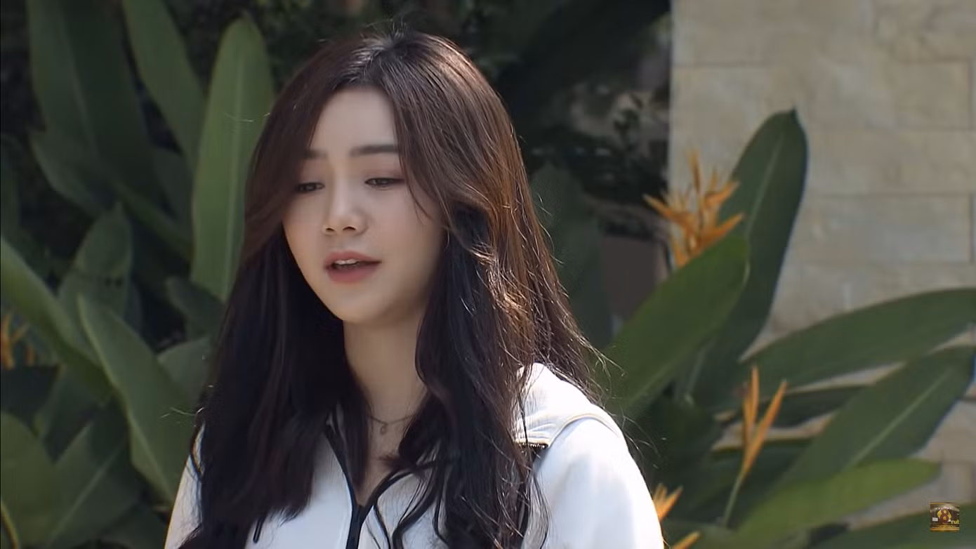Đừng bắt em phải quên 8: Ngọc trốn học đi theo dõi bố và em gái mưa quái thai ảnh 1