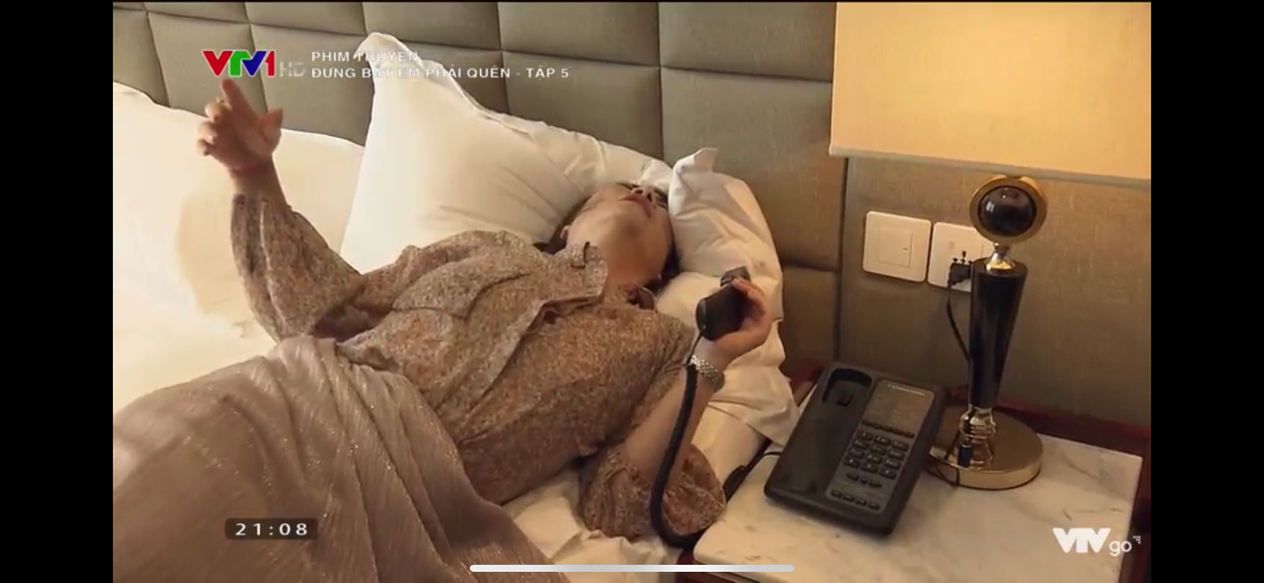 Đừng bắt em phải quên 5: Luân bị con gái bắt gặp đang ôm 'em gái mưa' ảnh 3