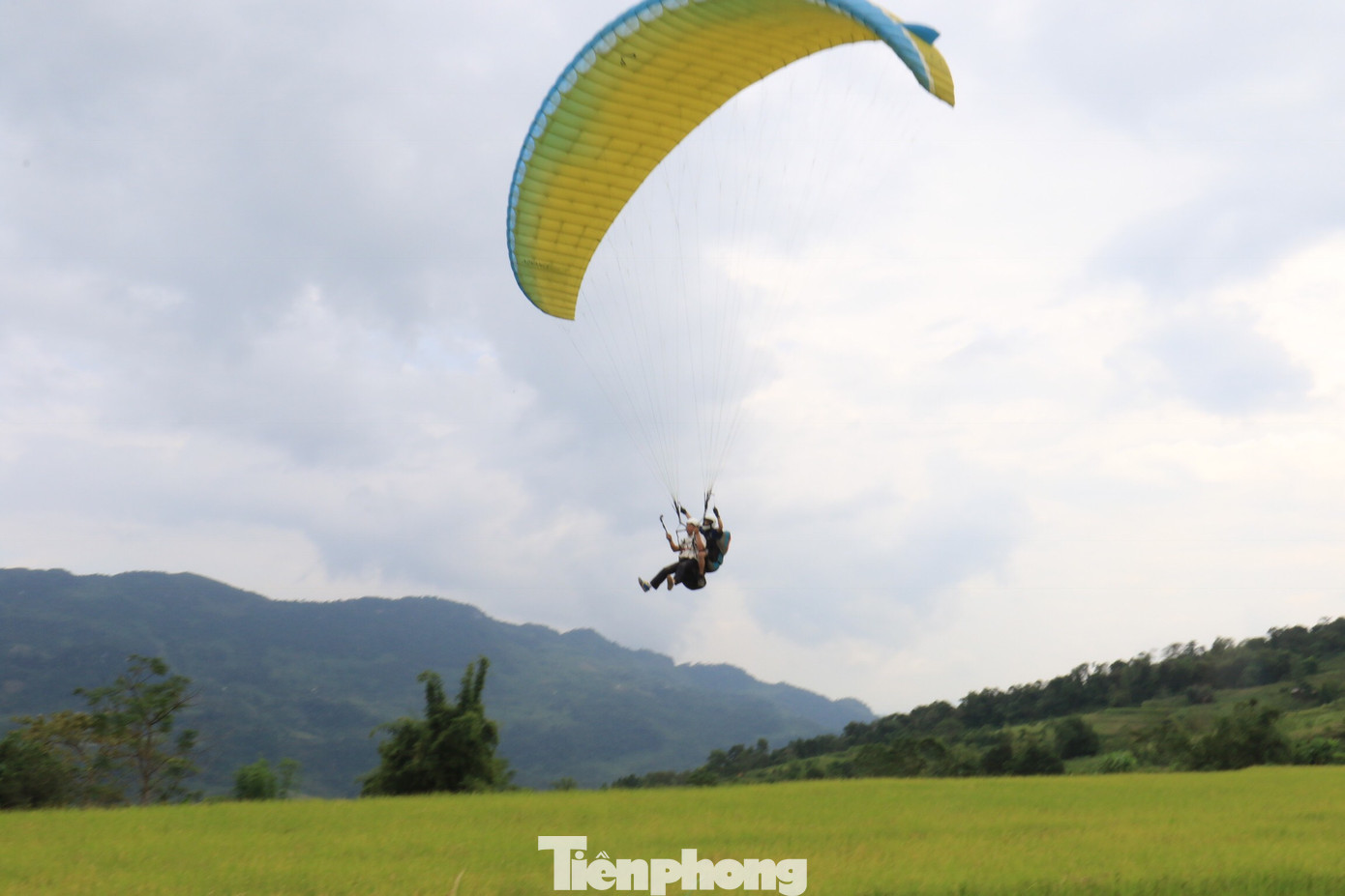 Những cánh dù bay trên biển mây Hồng Thái, Tuyên Quang ảnh 14