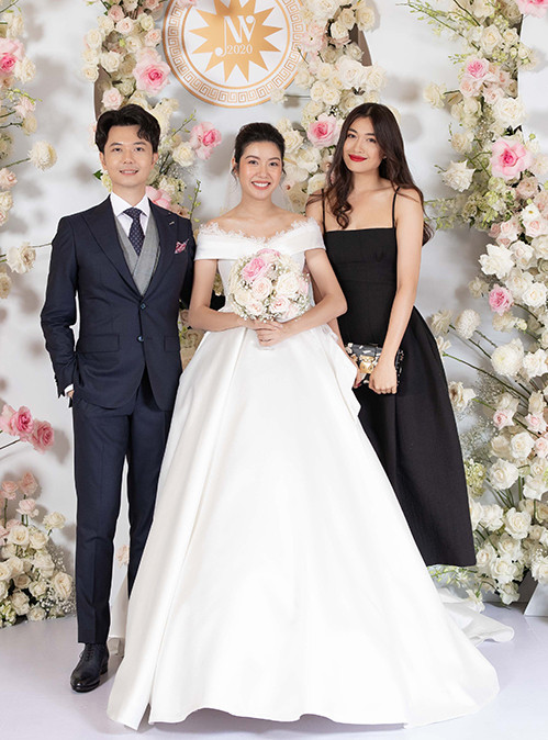 Những đám cưới đình đám Vbiz: Dàn bê tráp, khách mời toàn hoa hậu, á hậu ảnh 13