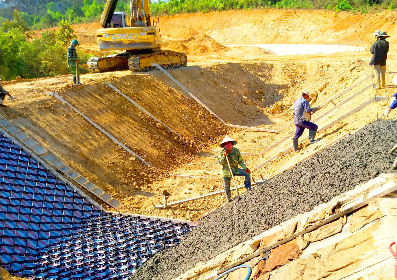 Vì sao dự án hồ chứa nước Krông Pách Thượng nghìn tỷ chậm tiến độ? ảnh 1