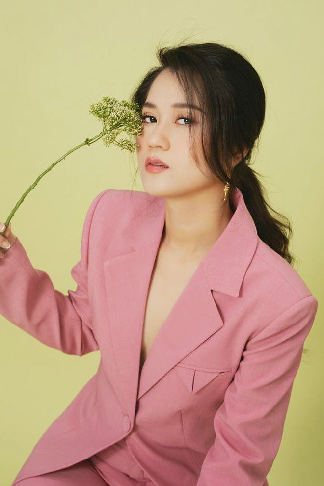 Thu Trang, Nhã Phương, Lâm Vỹ Dạ - hội nữ chủ tịch đa năng của showbiz Việt ảnh 7