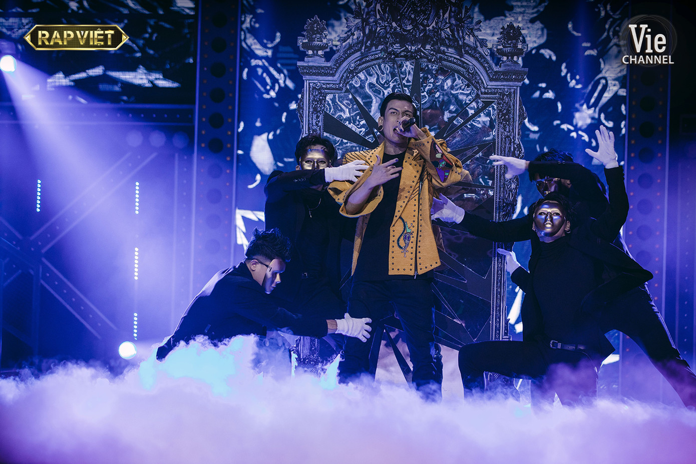 Chung kết Rap Việt: Gonzo hướng về miền Trung, G.Ducky khiến Karik bật khóc ảnh 7