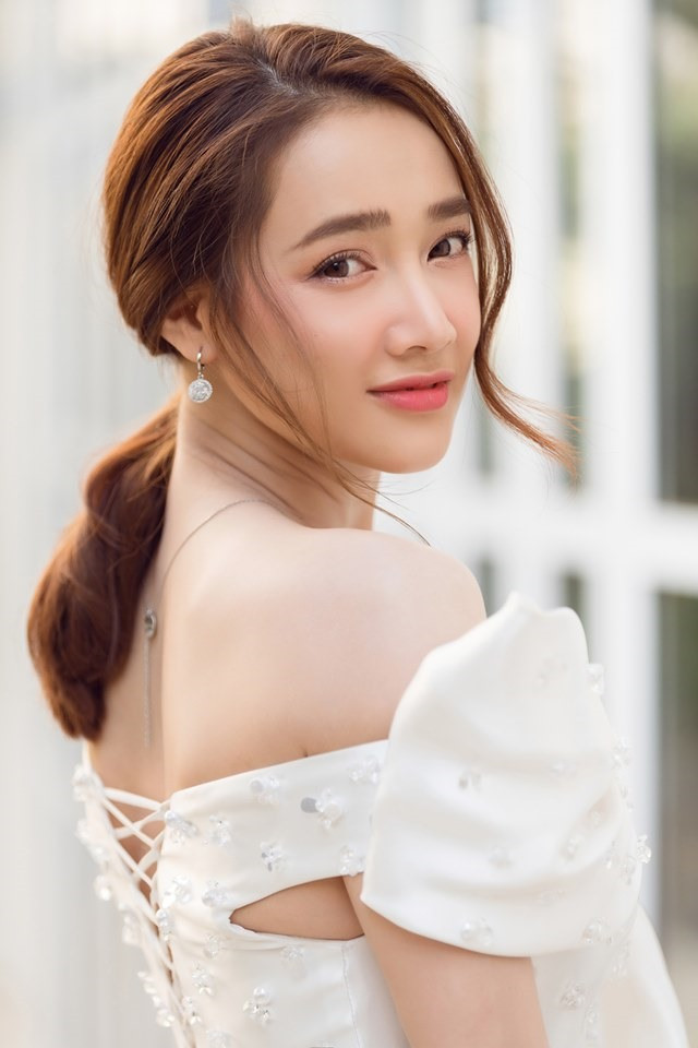 Thu Trang, Nhã Phương, Lâm Vỹ Dạ - hội nữ chủ tịch đa năng của showbiz Việt ảnh 4