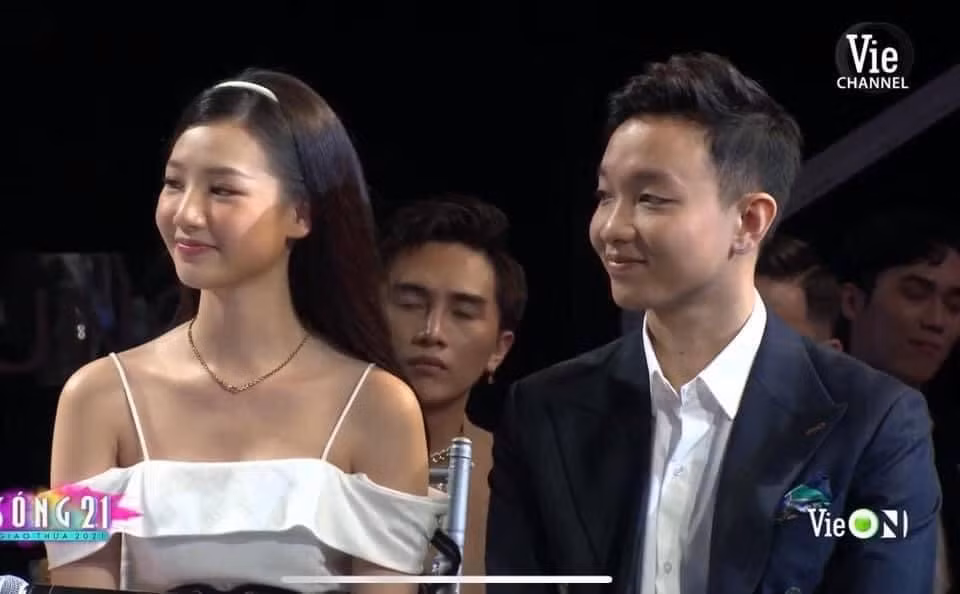 Netizen xôn xao trước thông tin về “nàng thơ” thực sự của “chàng nhạc sĩ mộng mơ” Hoàng Dũng ảnh 1