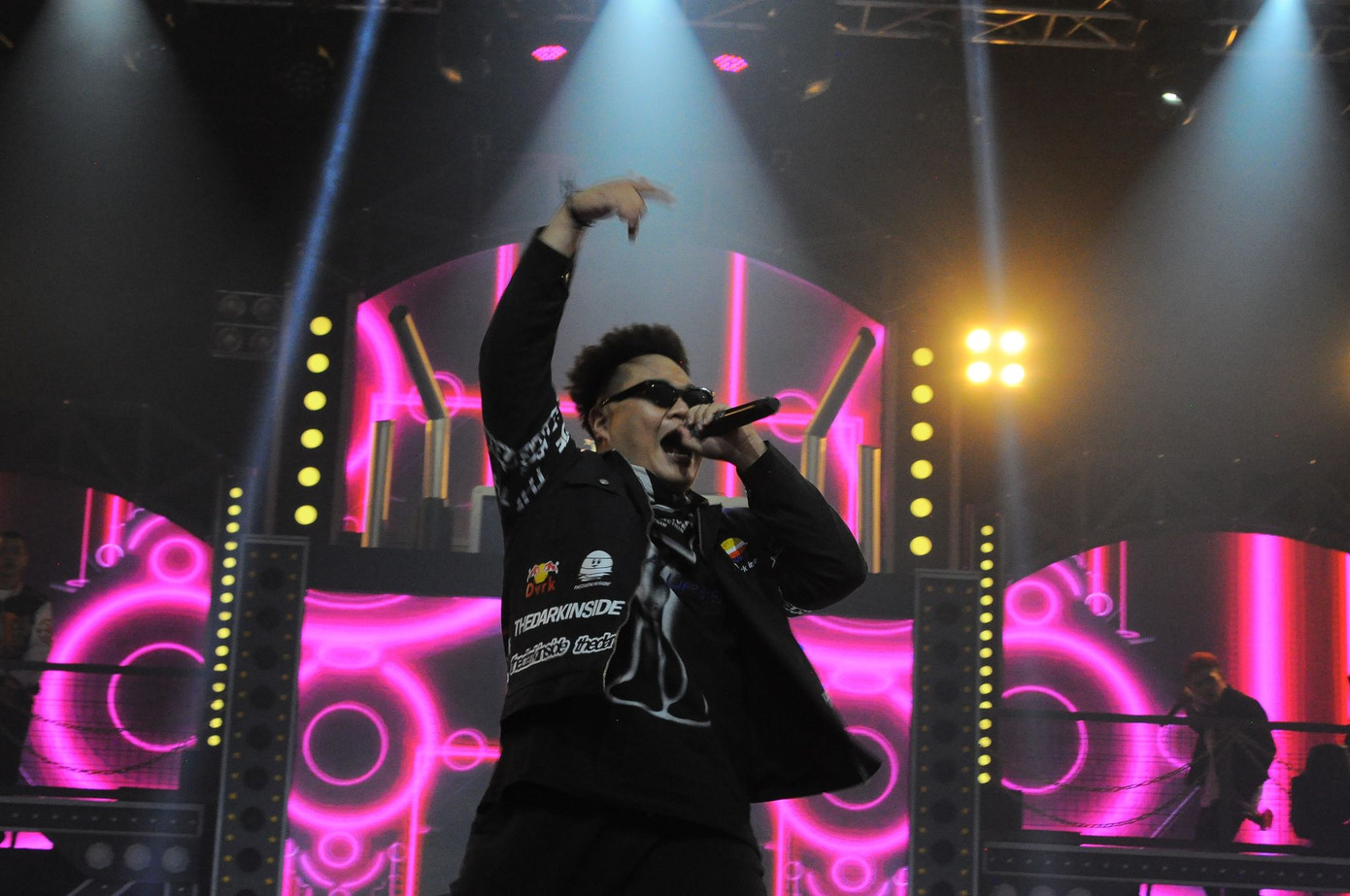 Không có sao quốc tế, nghệ sĩ Việt vẫn “khuấy đảo” đêm Chung kết - Trao giải “Rap Việt” ảnh 8