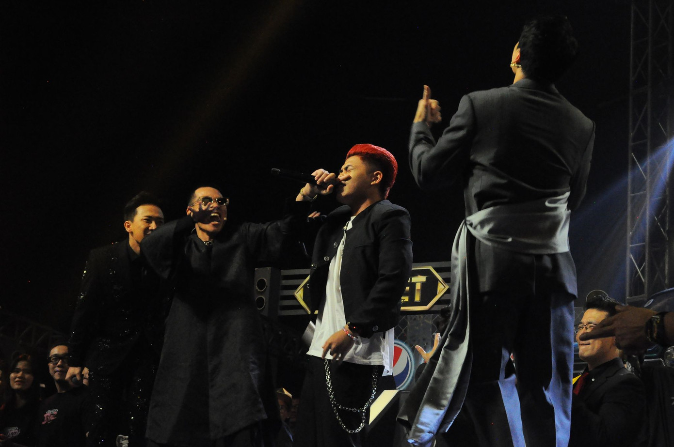 Không có sao quốc tế, nghệ sĩ Việt vẫn “khuấy đảo” đêm Chung kết - Trao giải “Rap Việt” ảnh 11