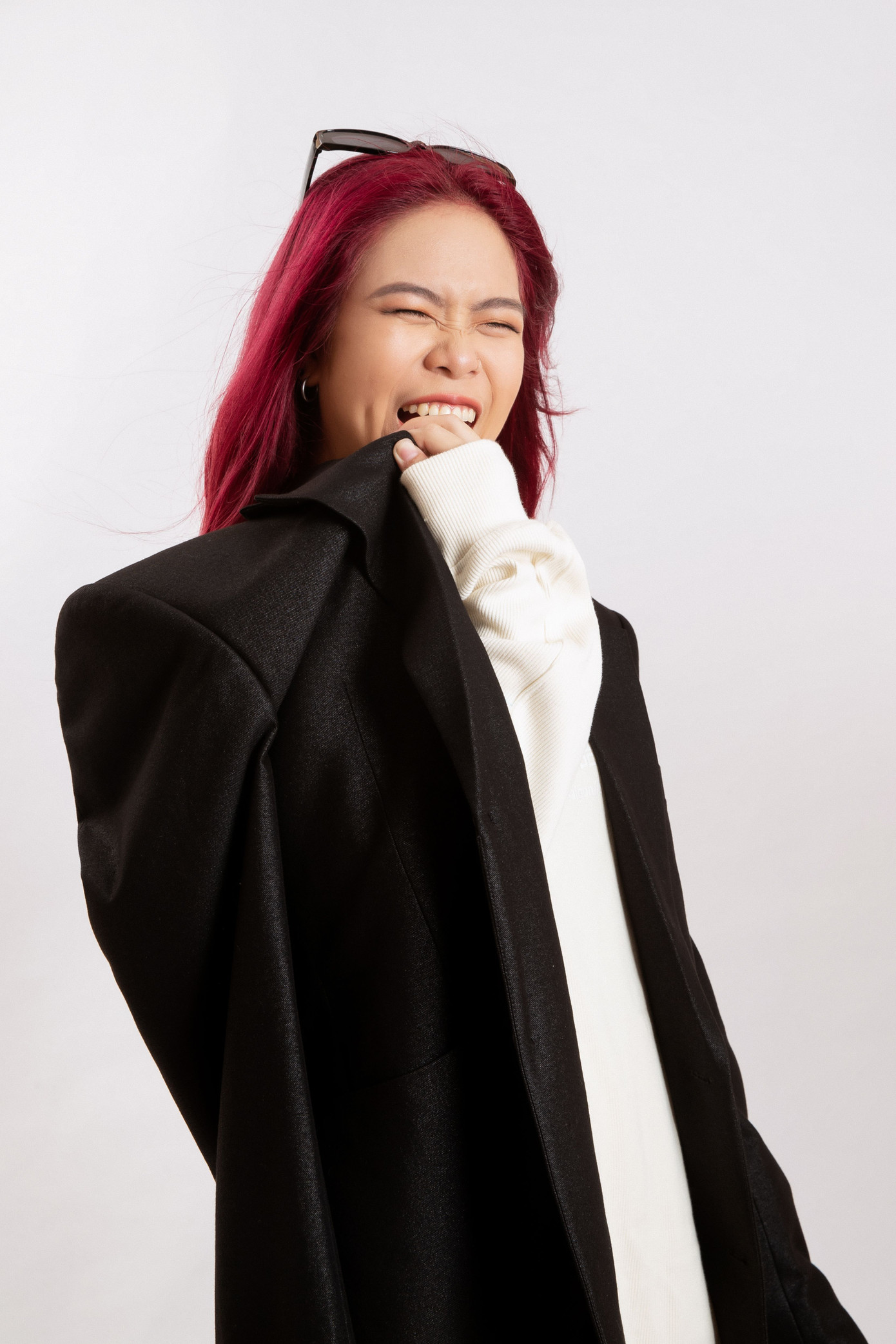 Kết hợp với con gái của Diva Mỹ Linh, Tlinh “mở bát” năm mới bằng MV đầy ý nghĩa ảnh 2