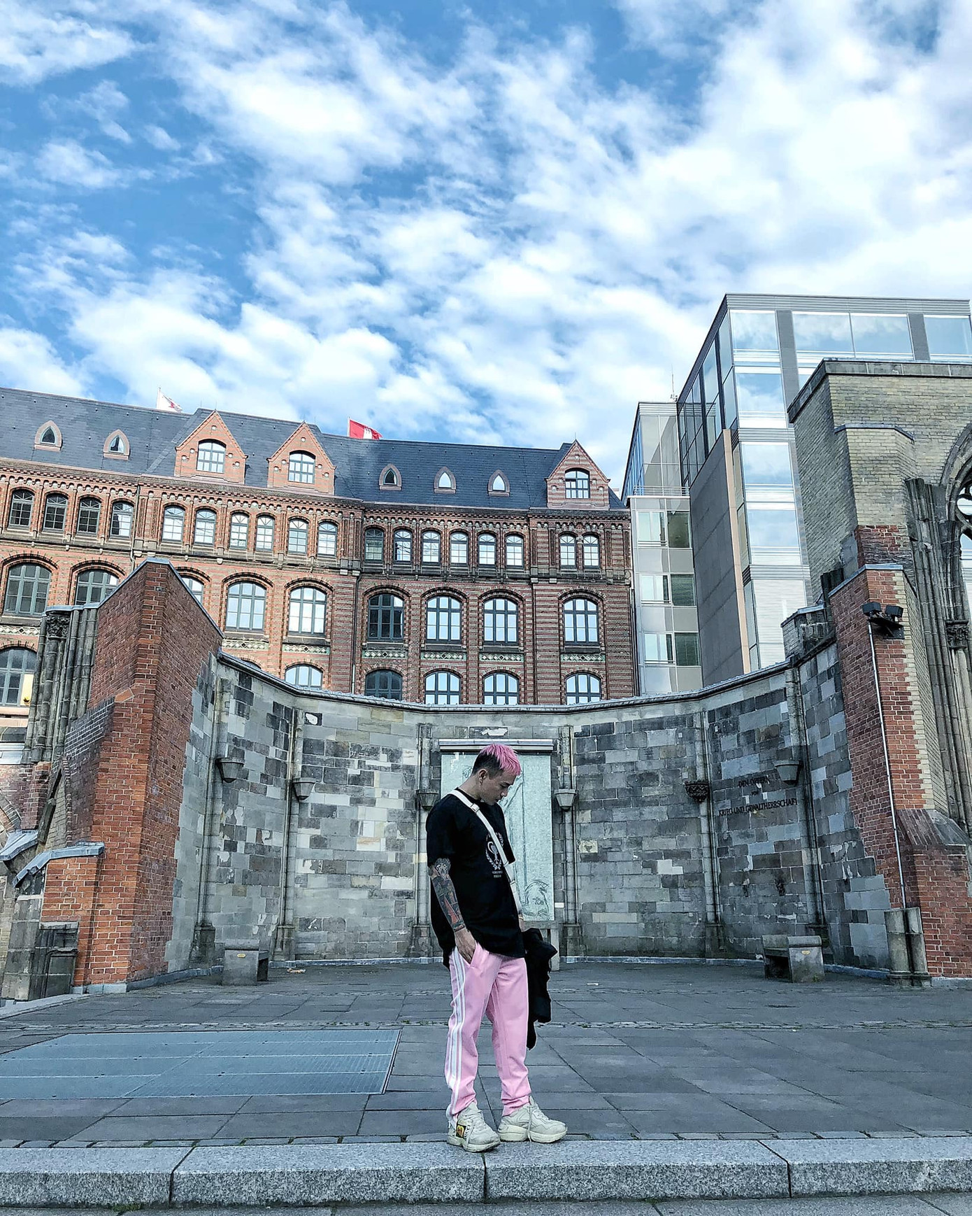 Binz lần đầu lên tiếng sau khi bị lập group anti, khẳng định mục tiêu duy nhất là âm nhạc ảnh 2