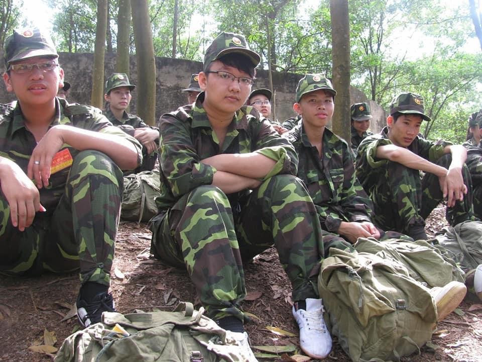 Hoàng Dũng bất ngờ “đào” lại ảnh thời 90kg, tự nhận là "nhân vật bí ẩn của Sao Nhập Ngũ" ảnh 2