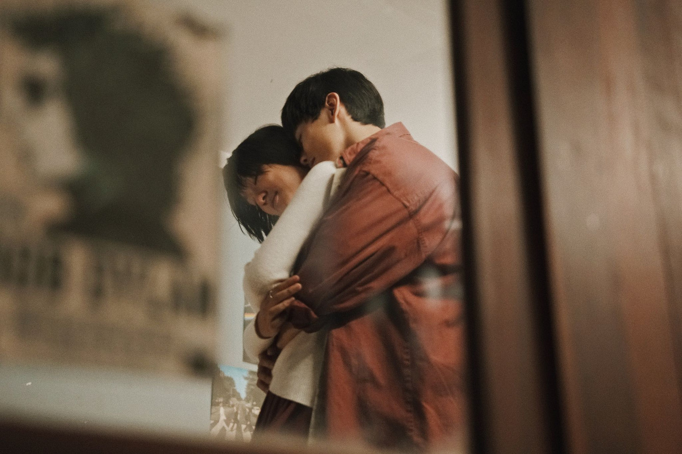 Review phim “Sài Gòn Trong Cơn Mưa“: Câu chuyện tình - đời của những trái tim “di cư“ ảnh 4