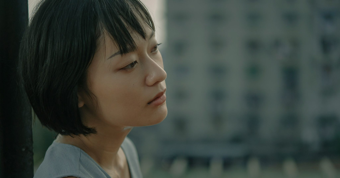 Review phim “Sài Gòn Trong Cơn Mưa“: Câu chuyện tình - đời của những trái tim “di cư“ ảnh 5