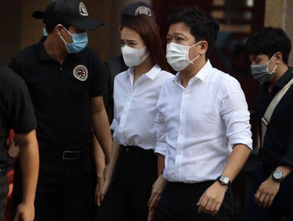 Thu Trang, Tiến Luật cùng nhiều nghệ sĩ đến viếng và tiễn đưa cố nghệ sĩ Chí Tài ảnh 5