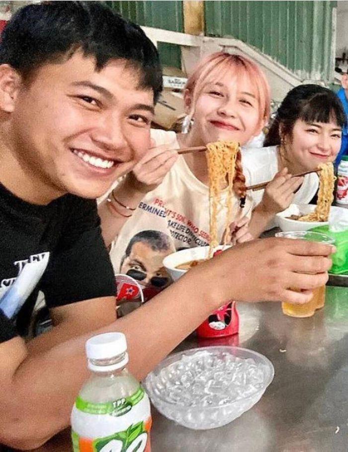 Nhìn những khoảnh khắc này sẽ hiểu lý do Hậu Hoàng quyết “nằm vùng” thuyền Hậu - Long ảnh 8