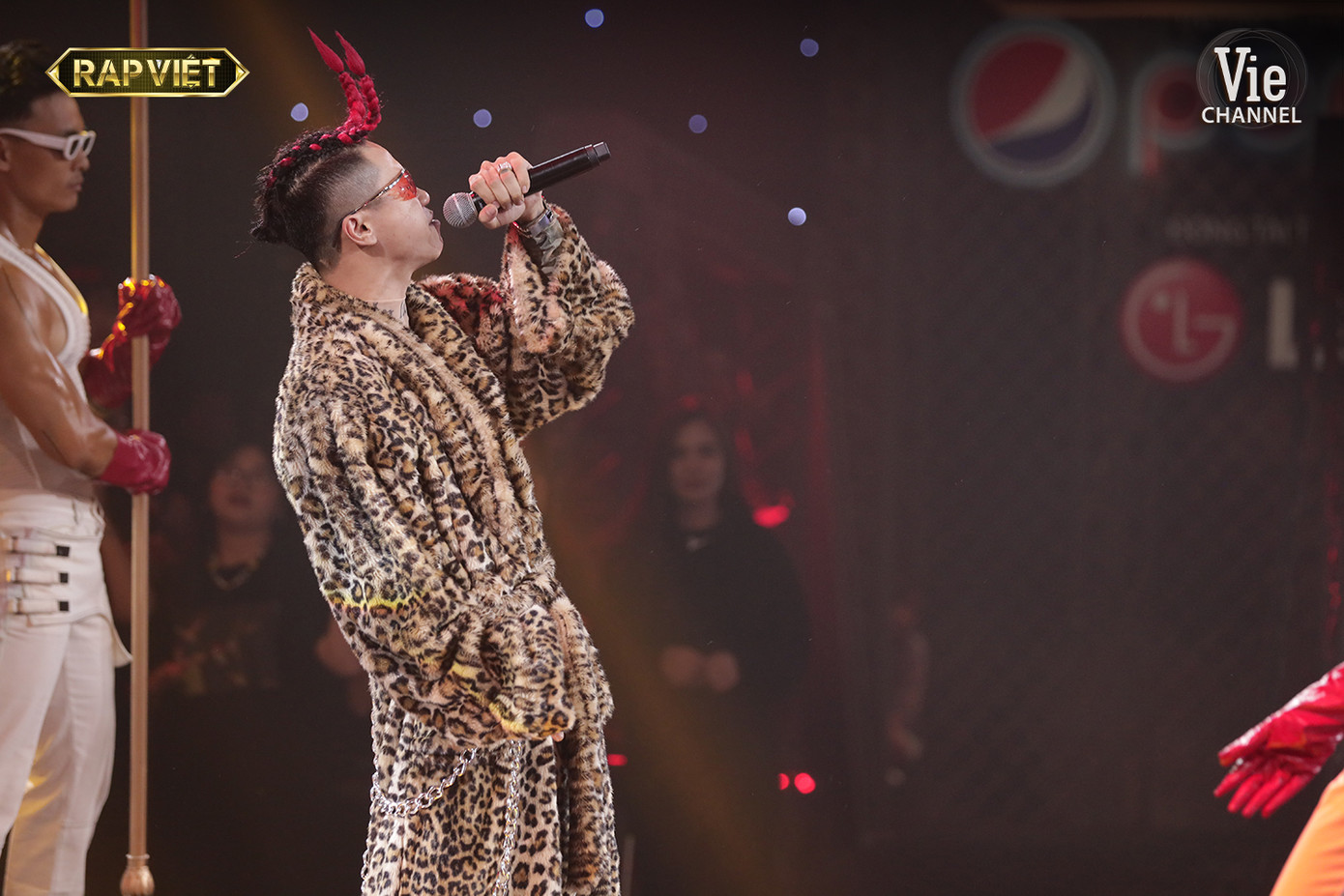 Rap Việt: Karik và Binz khó xử khi phải chứng kiến học trò cũ đối đầu với học trò mới ảnh 5