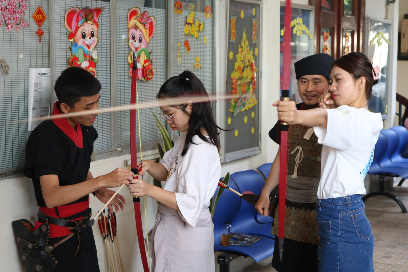 Đạo diễn Kawaii Tuấn Anh ấm lòng trước giá trị văn hóa Việt ở ngày hội “Tóc Xanh Vạt Áo“ ảnh 3