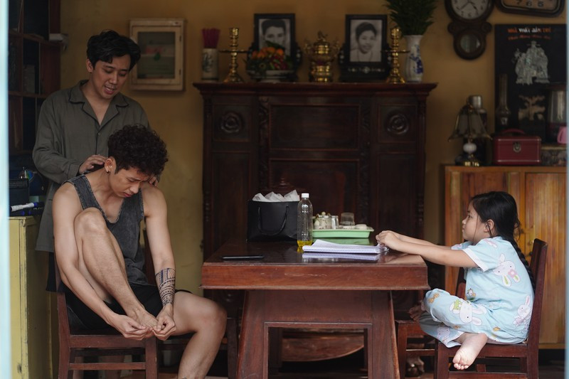 Phim “Bố Già”: Đậm chất đời, tình người khiến không ít khán giả “khóc cạn nước mắt“ ảnh 1