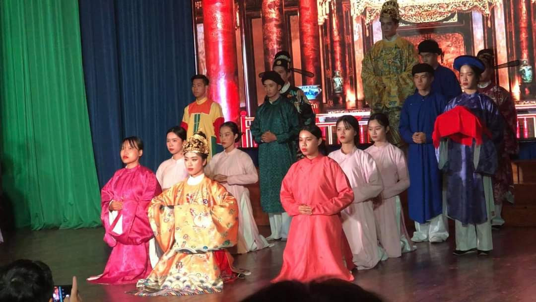 Đạo diễn Kawaii Tuấn Anh ấm lòng trước giá trị văn hóa Việt ở ngày hội “Tóc Xanh Vạt Áo“ ảnh 4