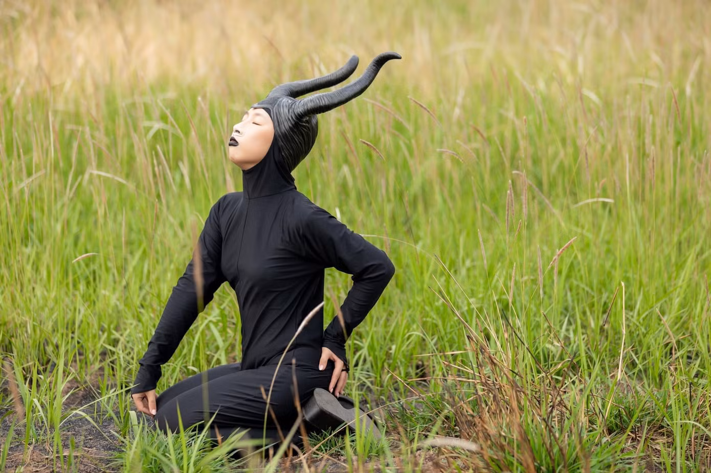 Mừng Tết Tân Sửu, Trang Hý khiến dân tình cười nghiêng ngả khi tung bộ ảnh cosplay “Mã Lệ Phi Xuân” ảnh 1