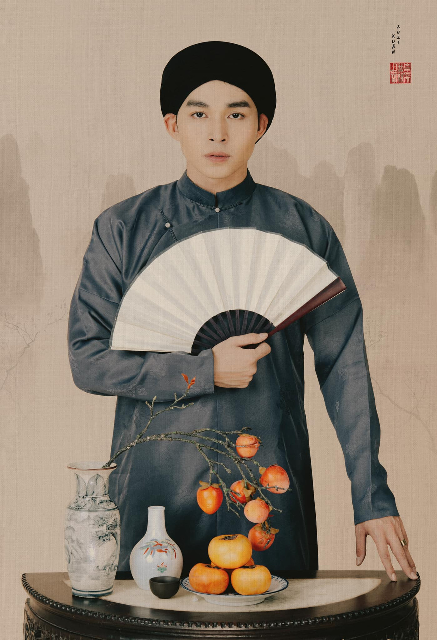 Jun Phạm “ngược dòng thời gian”, mặc cổ phục Việt chụp hình bên gia đình đón Tết ảnh 5