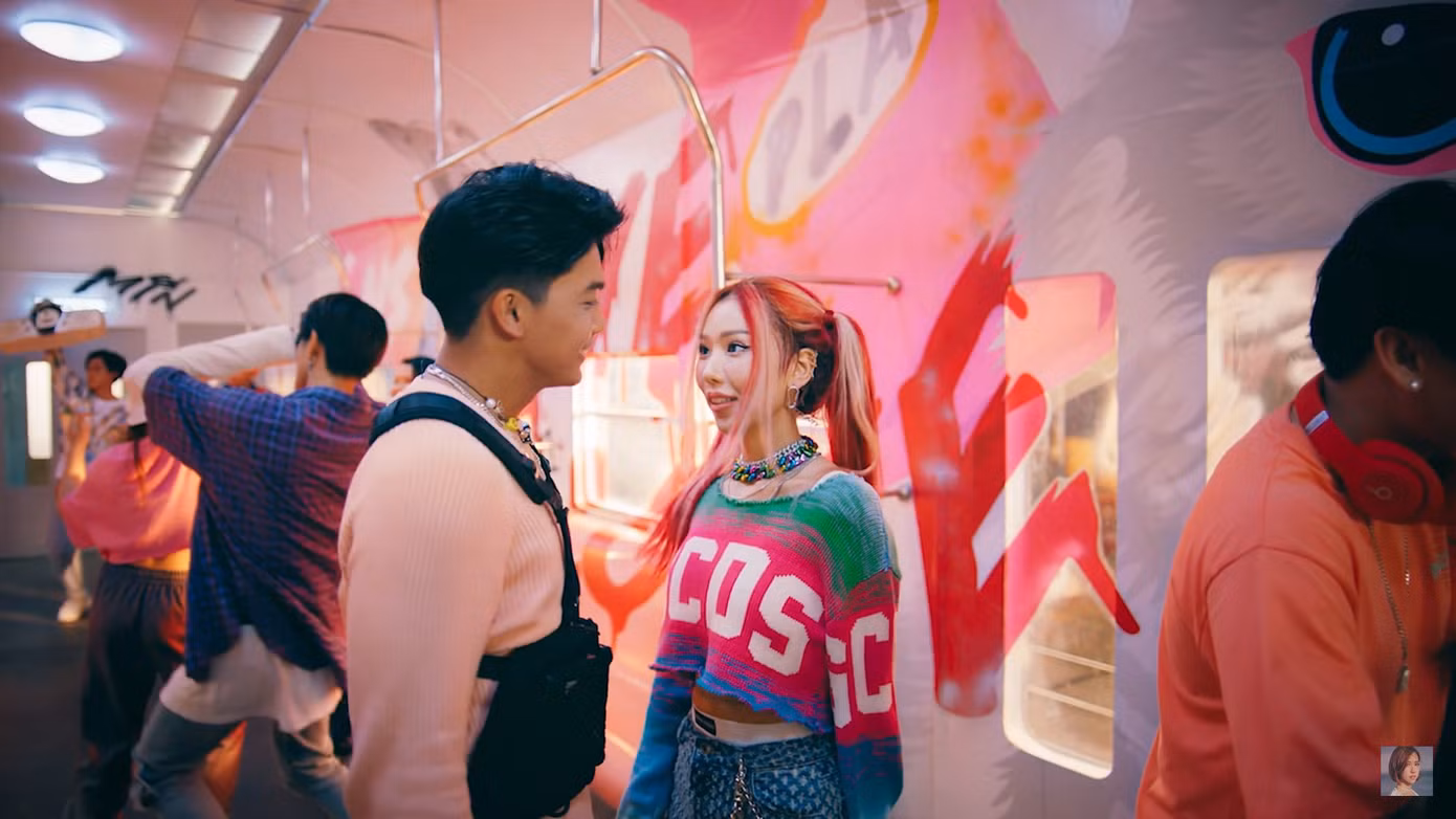 “Trên Tình Bạn Dưới Tình Yêu”: Là tình cảm tự do không ràng buộc hay nuối tiếc khôn nguôi? ảnh 4