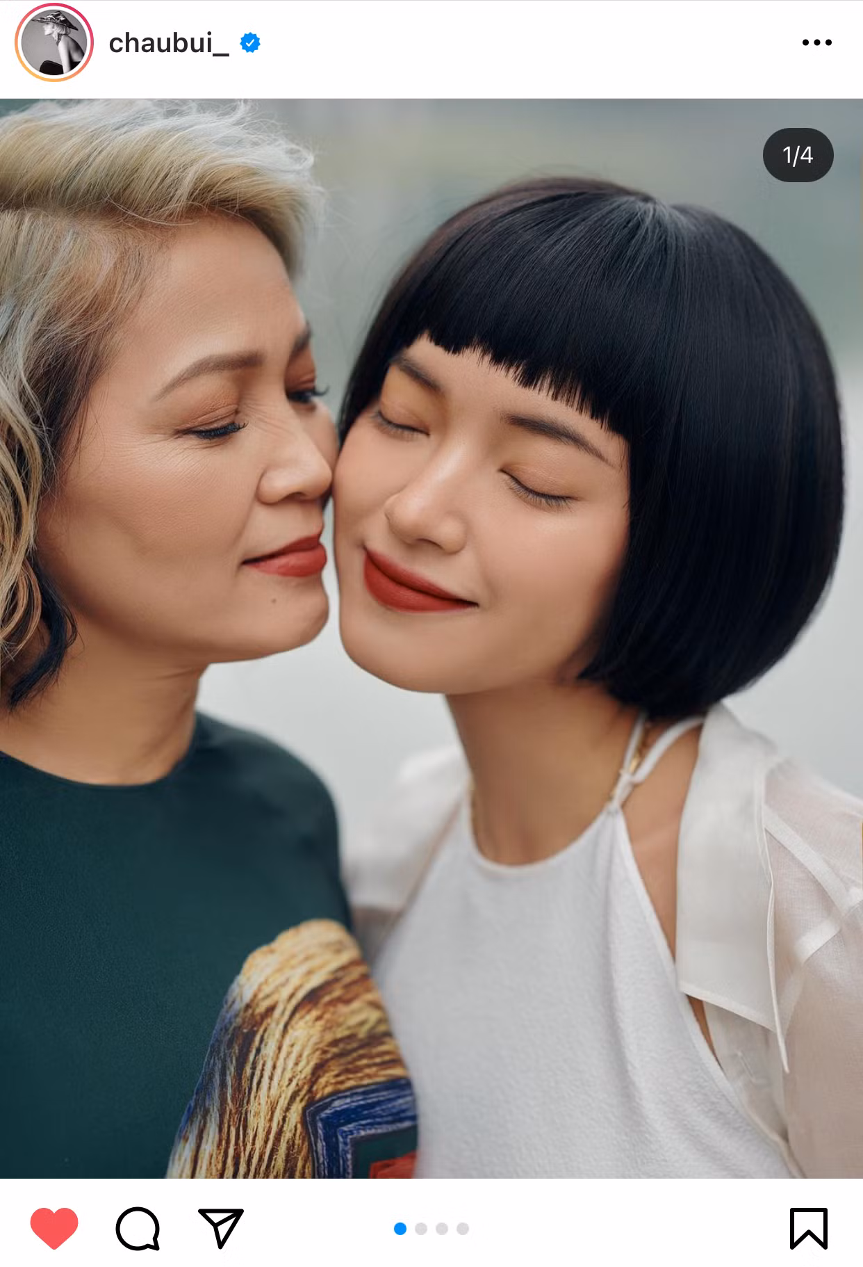 Sao Việt đầu năm: Mỹ Tâm khoe sắc trong váy vàng rực rỡ, Sơn Tùng M-TP chuẩn "soái ca" bên em trai ảnh 3