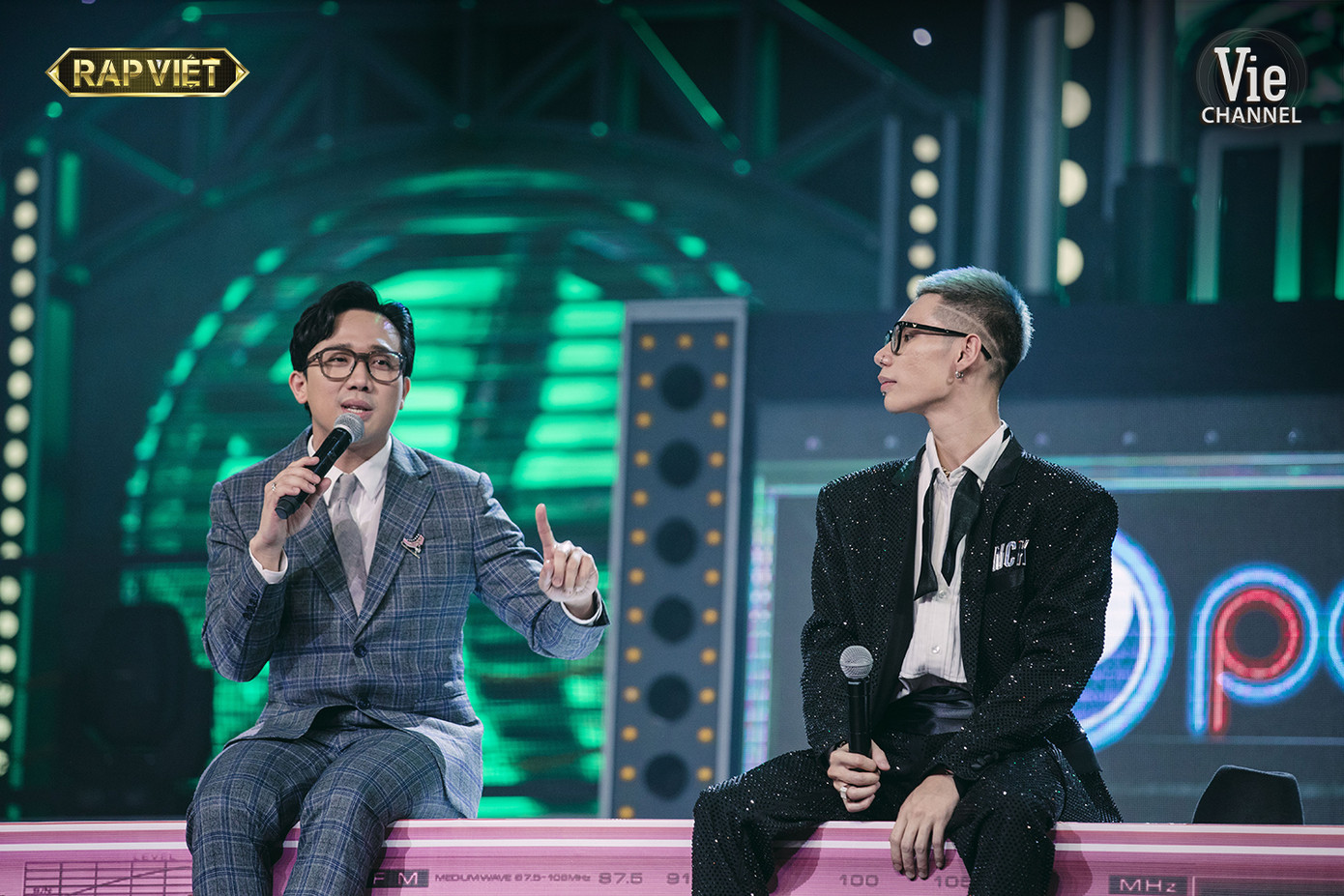 Chất như cặp đôi hệ melody: MCK từ chối hầm hố, Tlinh xứng danh thế hệ nữ rapper toàn diện ảnh 5