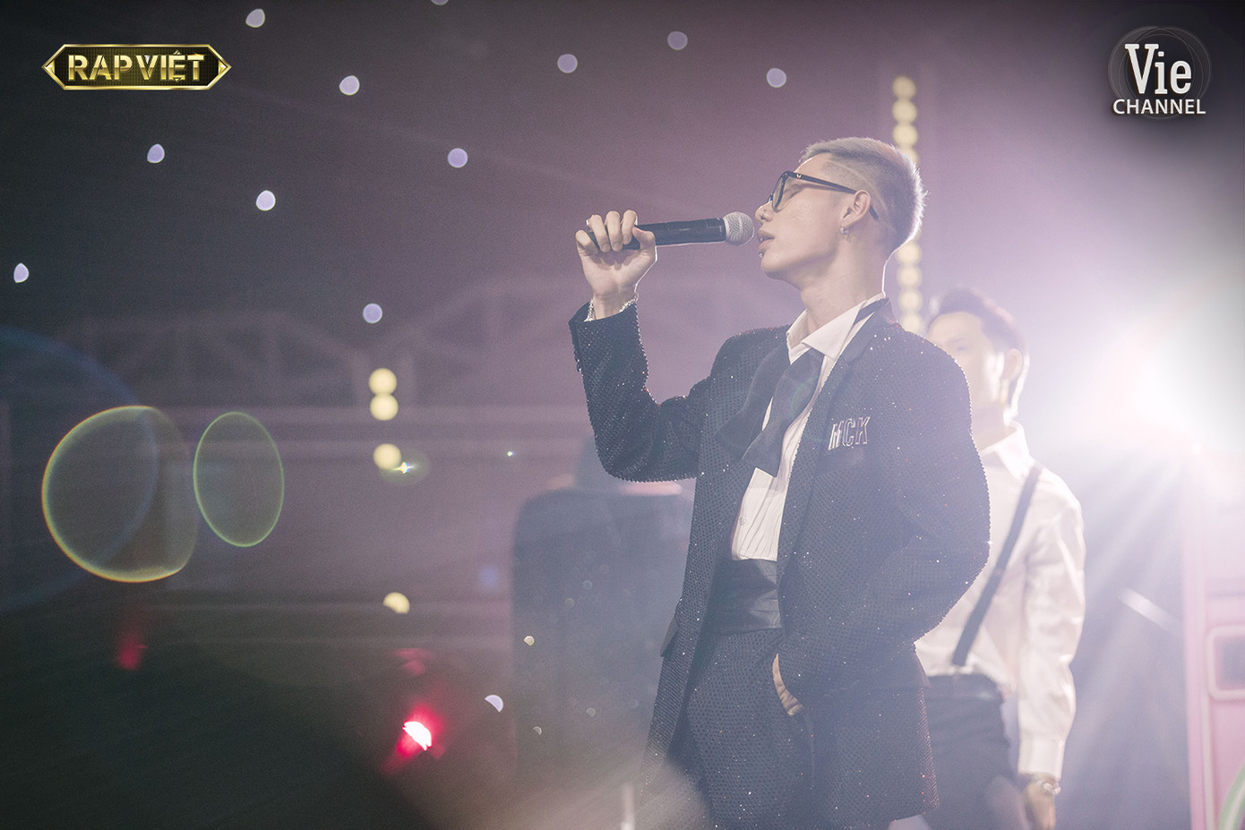 Chất như cặp đôi hệ melody: MCK từ chối hầm hố, Tlinh xứng danh thế hệ nữ rapper toàn diện ảnh 4