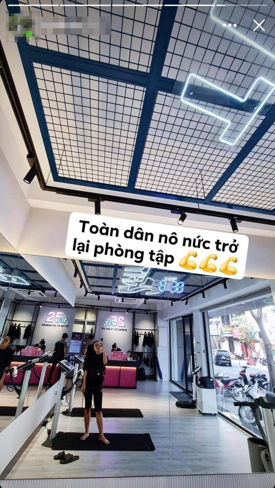 Giới trẻ Sài Gòn nô nức khoe ảnh "check-in" trở lại phòng gym đầy khí thế ảnh 2