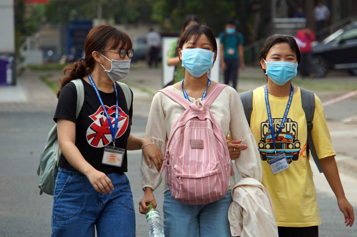 TP.HCM: Sinh viên chủ động ứng phó khi dịch COVID-19 có nguy cơ bùng phát trở lại ảnh 6