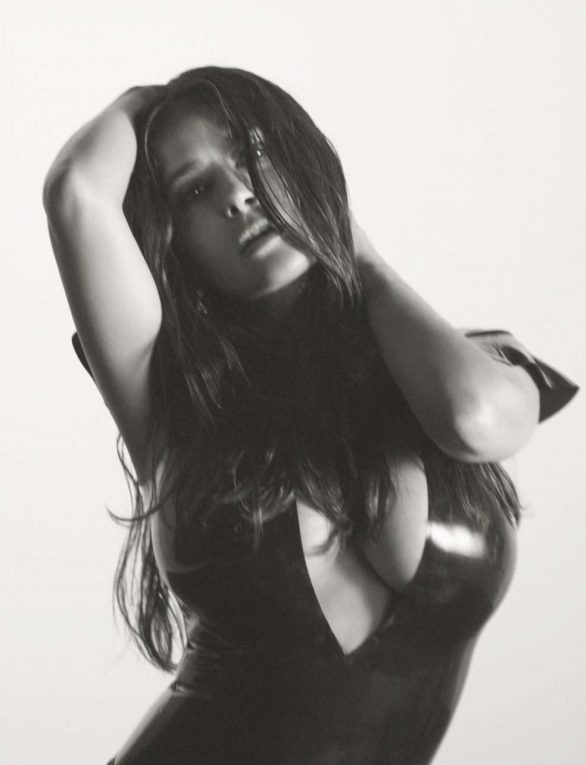 'Bom gợi cảm' Salma Hayek 'bốc lửa' trong loạt ảnh ảnh 4