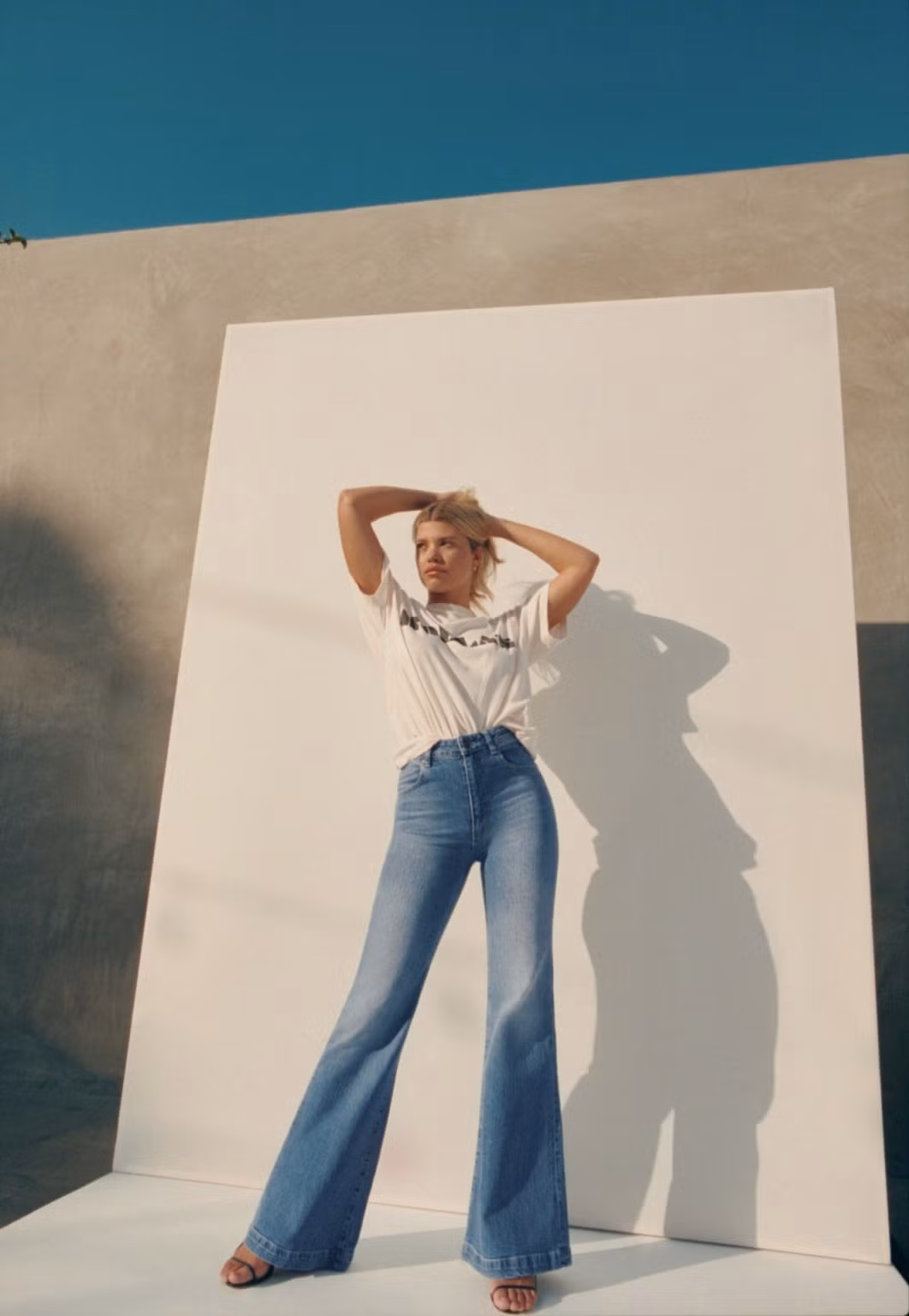 Sofia Richie bán nude, khoe thân hình nảy nở quá đỗi gợi cảm ảnh 10