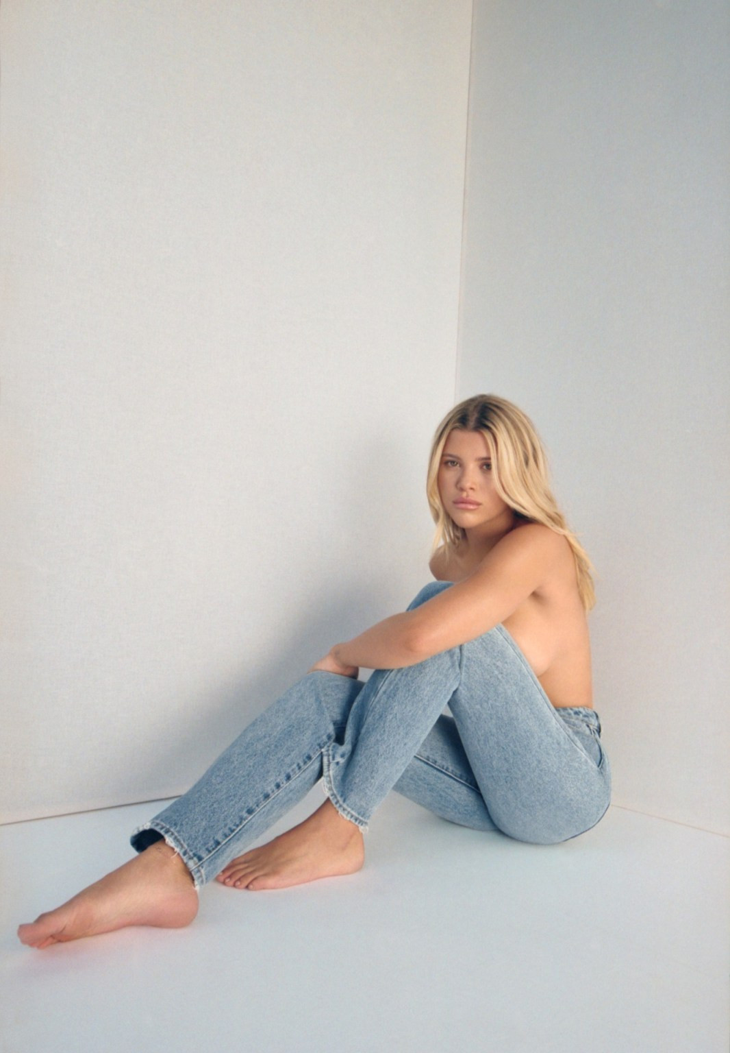 Sofia Richie bán nude, khoe thân hình nảy nở quá đỗi gợi cảm ảnh 6