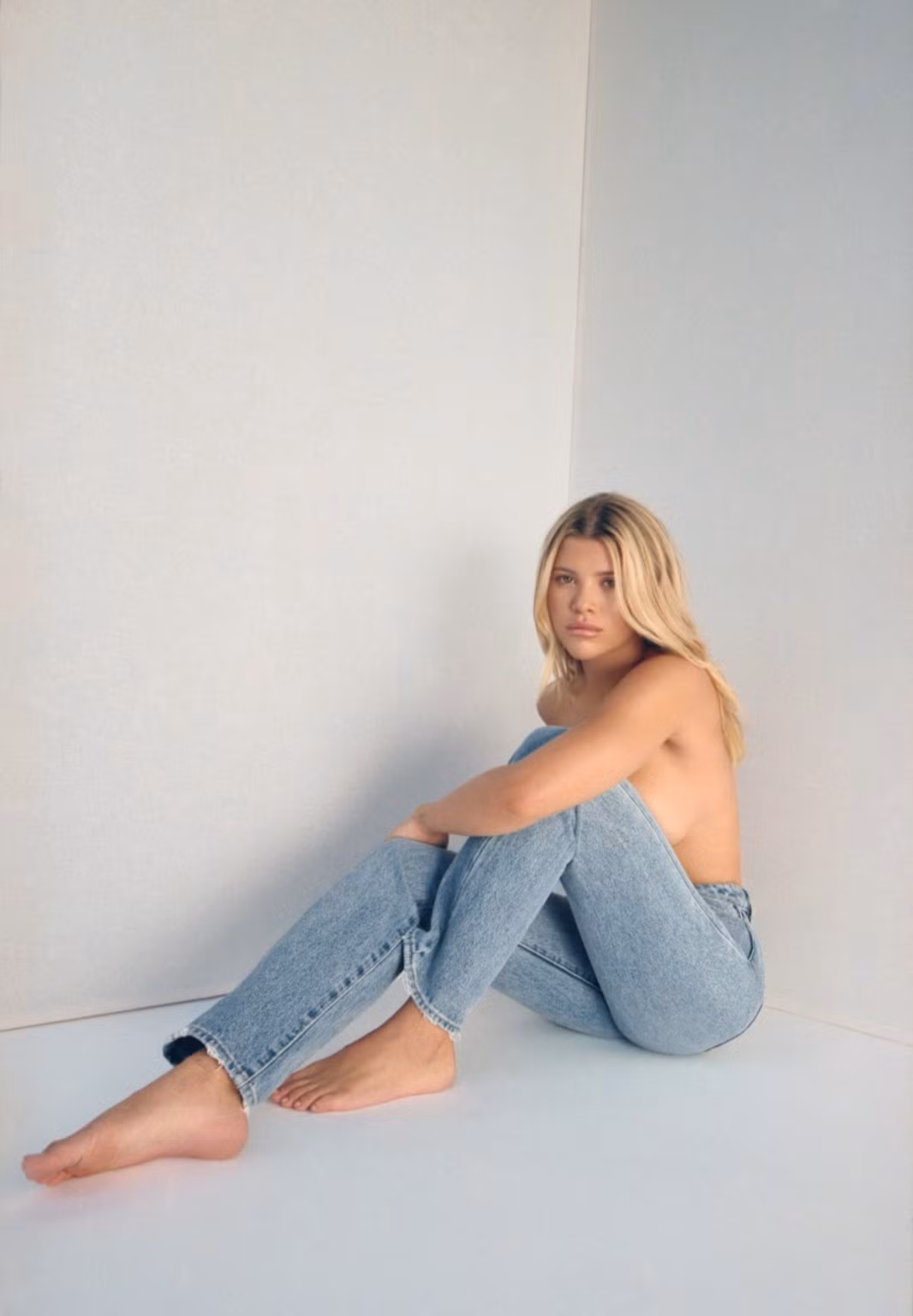 Sofia Richie bán nude, khoe thân hình nảy nở quá đỗi gợi cảm ảnh 6