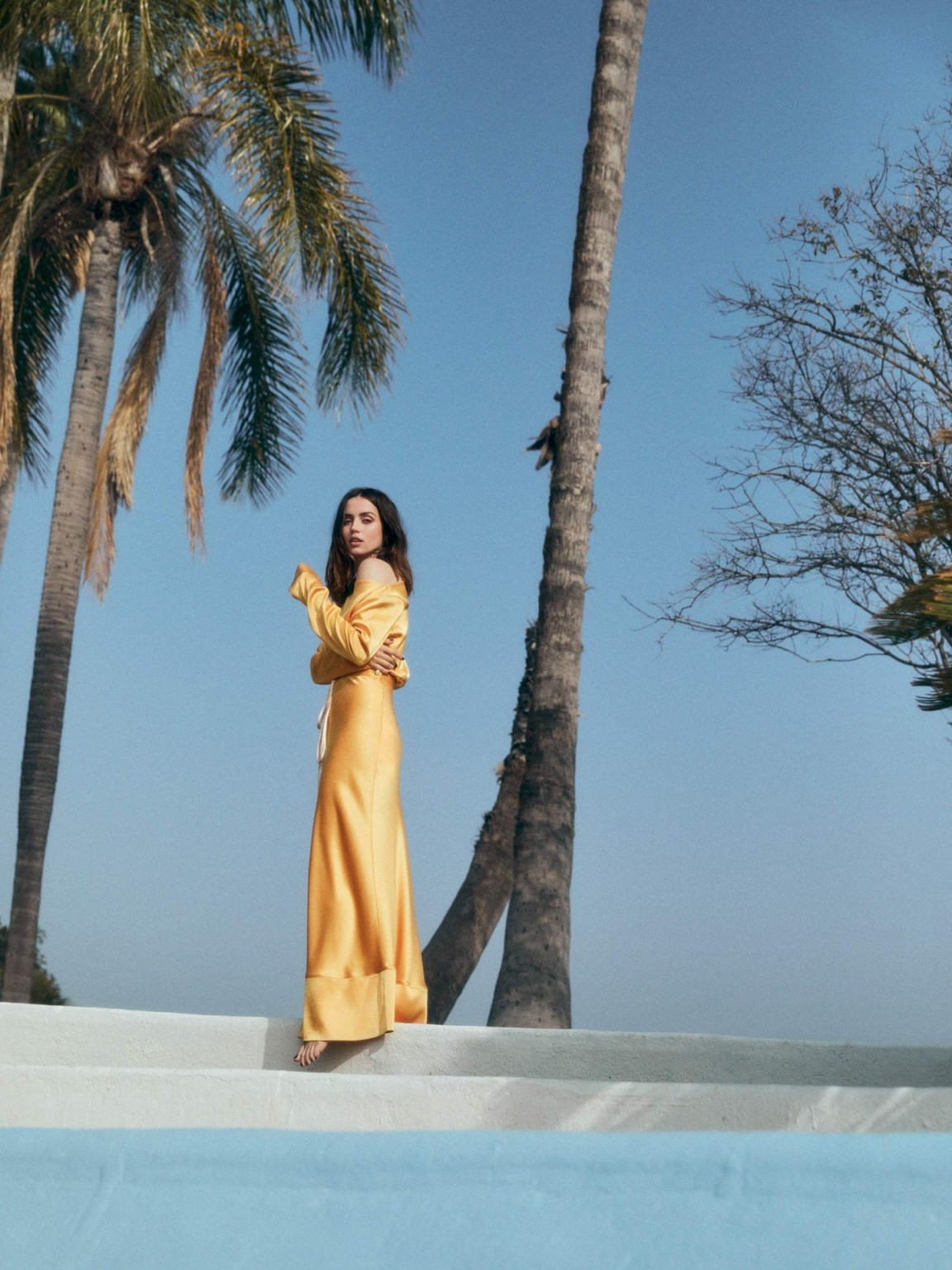 Mê mẩn ngắm 'Bond Girl' Ana De Armas quyến rũ ngọt ngào ảnh 2