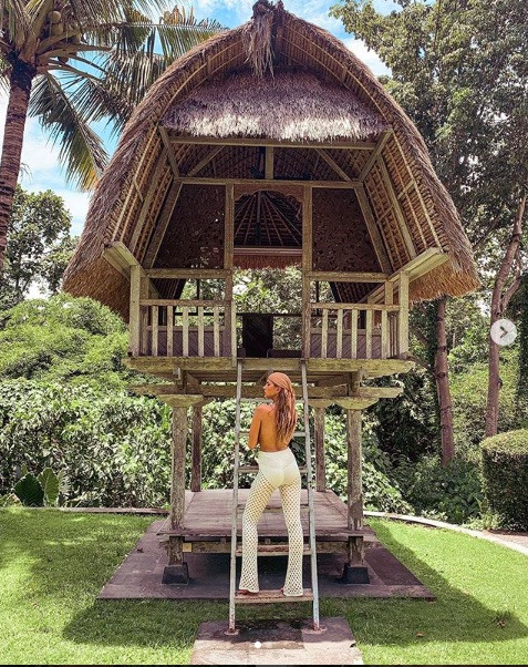 Kara del Toro chụp khoả thân, khoe dáng tạc tượng với số đo 3 vòng 'vàng' ảnh 2