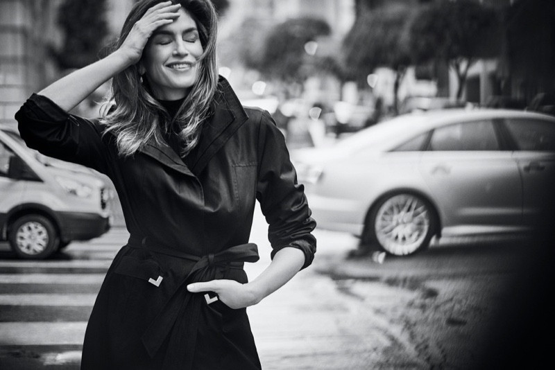 Ngưỡng mộ nhan sắc trẻ đẹp của siêu mẫu huyền thoại Cindy Crawford ở tuổi U60 ảnh 1