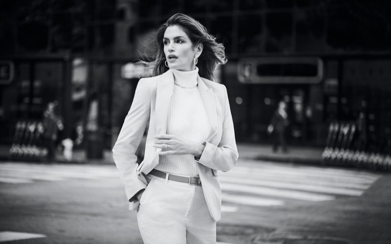 Ngưỡng mộ nhan sắc trẻ đẹp của siêu mẫu huyền thoại Cindy Crawford ở tuổi U60 ảnh 2