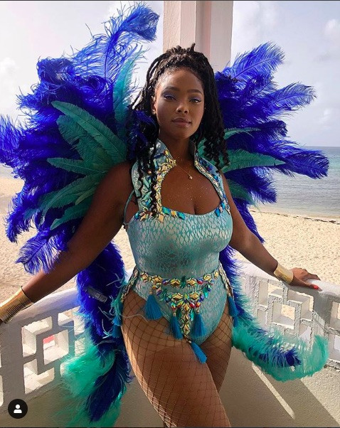 Mẫu ngoại cỡ Anita Marshall nóng bỏng hoang dại ảnh 3