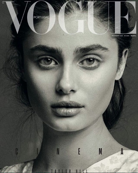 'Thiên thần nội y' Taylor Hill 'thả rông' vòng 1 với áo ba lỗ bó sát ảnh 3