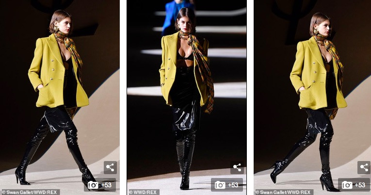 Kaia Gerber khoe ngực đầy 'bỏng mắt', catwalk quyền lực ở show Saint Laurent ảnh 3