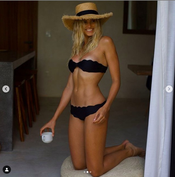 Mê mẩn ngắm đường cong 'bỏng rẫy' của siêu mẫu Natalie Roser ảnh 8