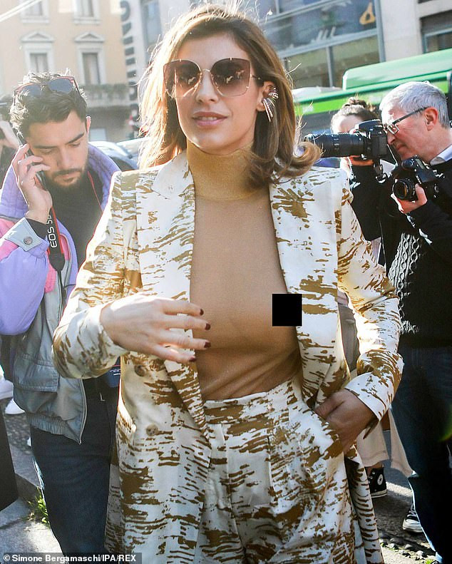 Tình cũ của 'bò mộng' Vieri mặc áo màu nude phản cảm, gây hiểu nhầm ảnh 2