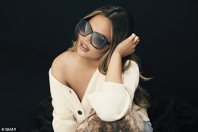 Mỹ nhân nóng bỏng Chrissy Teigen bán nude khoe vòng 1 'bốc lửa' ảnh 5