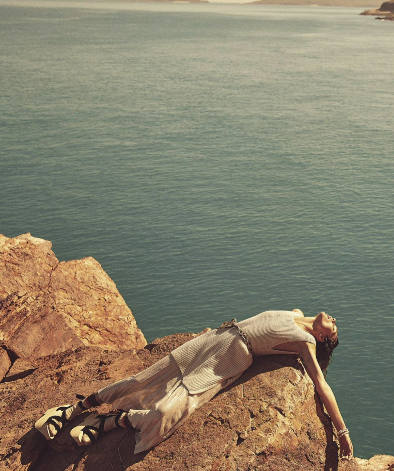 Chân dài 9x nước Úc sexy đầy ma mị hút hồn người nhìn ảnh 11