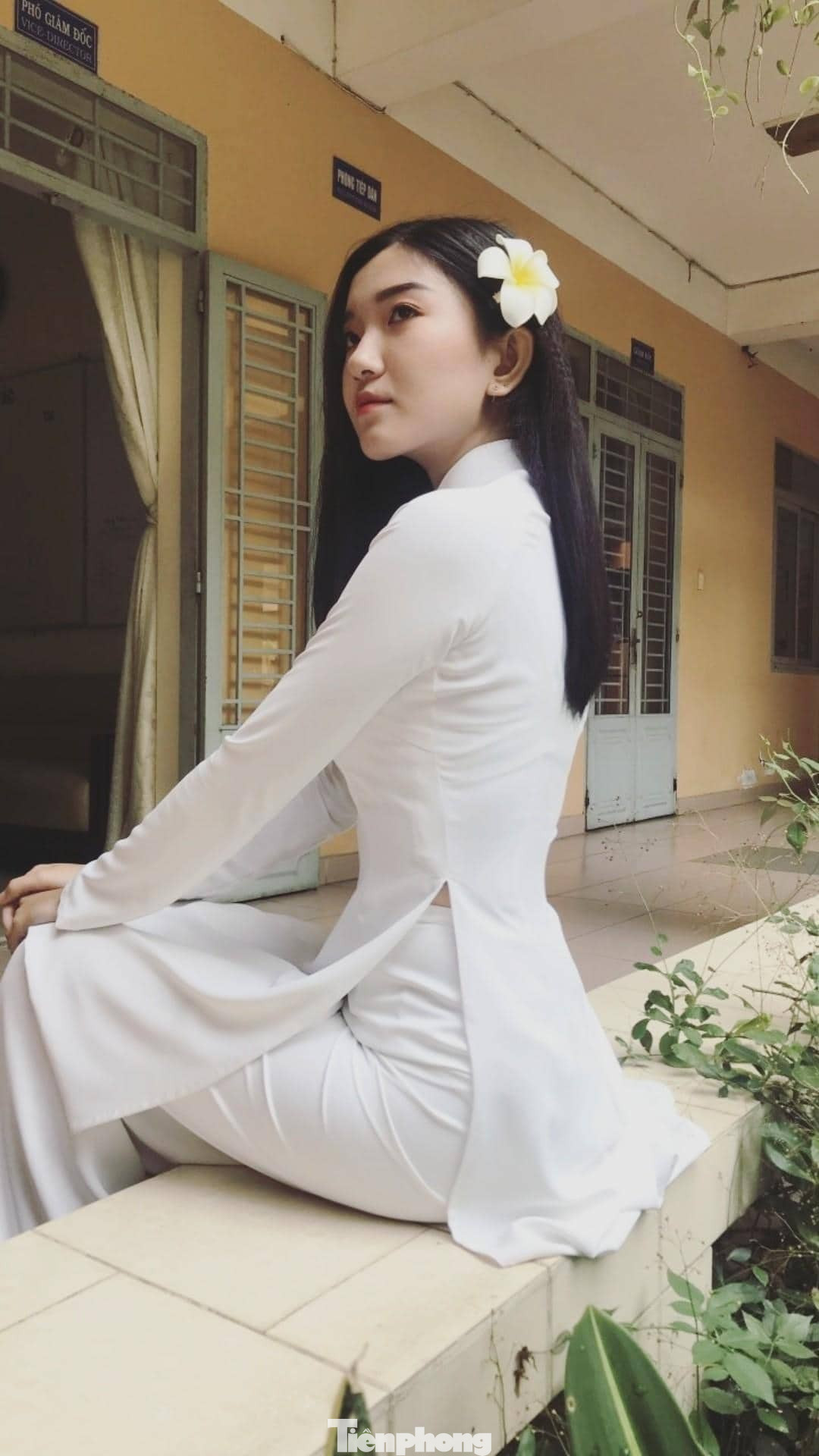 Nhan sắc trong trẻo của Hoa khôi 18 tuổi Thiên Nhi ảnh 2